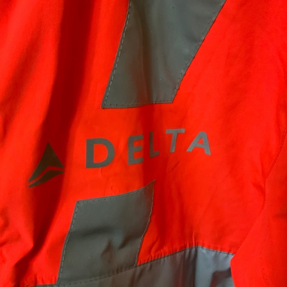 Delta Airlines Waterproof Hooded Reflective Jacket Size M Toll (by Lands End) - Picture 7 of 16
